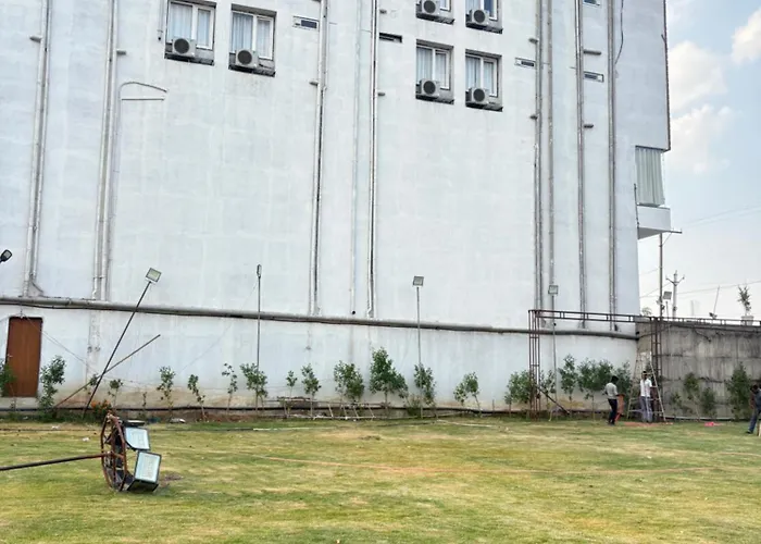 The Chandigarh House Hotel & Marriage Garden