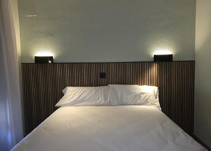 Hostal La Cigueena Check-In Autonomo