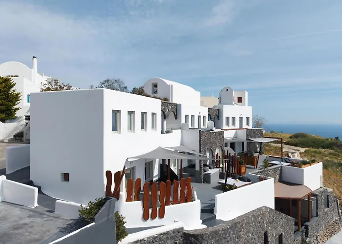 Lumera Suites