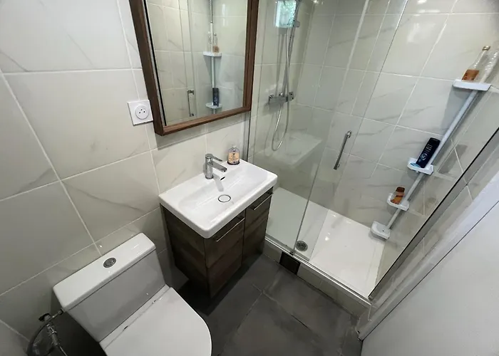 Individual Room Close To Metro Mons Sarts