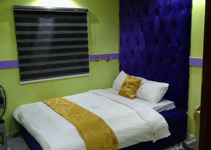 Emmydon Hotel And Suites