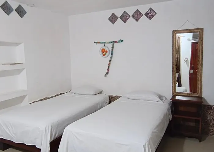 Hostal Fragata Puerto Lopez