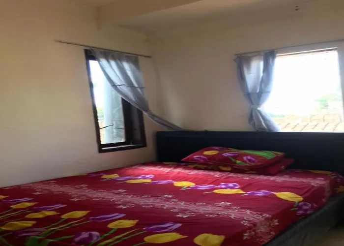 Oyo 95309 Ijen Homestay