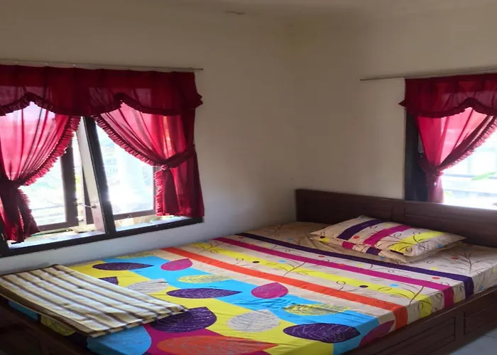 Oyo 95309 Ijen Homestay