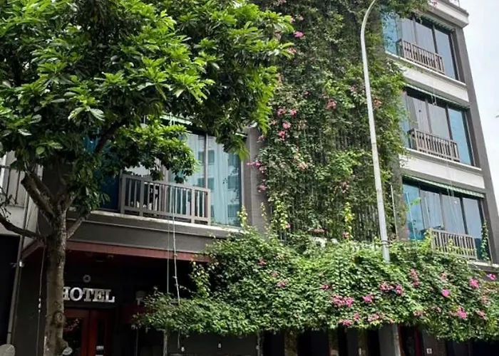 Sakura Building Hotel & Restaurand