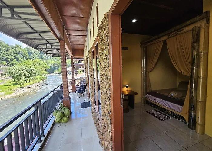 Sumatra Inn & Travel