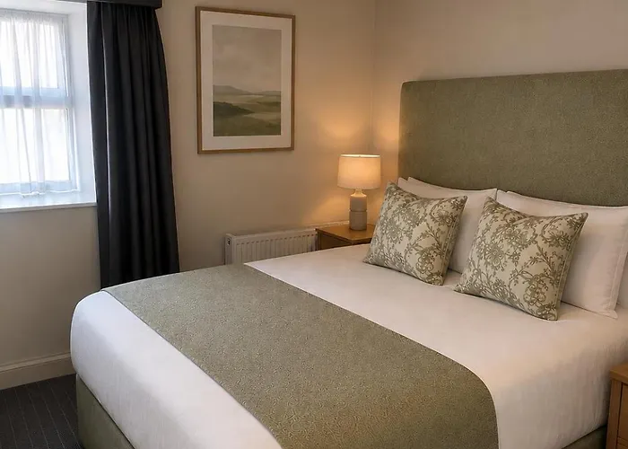 Powerscourt Arms Hotel
