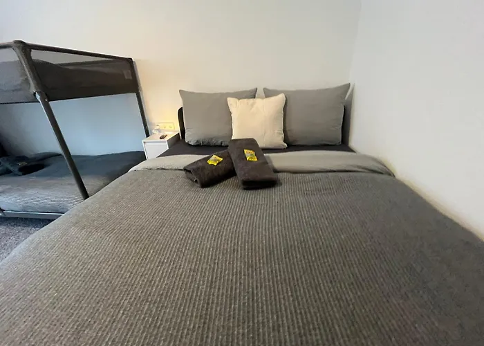 City Hub Room 26 - Mit Balkon
