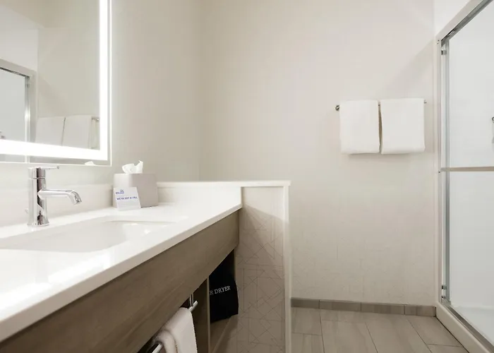 Holiday Inn Express & Suites Barrie South By Ihg