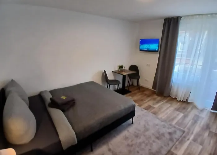 City Hub Room 22 - Mit Balkon