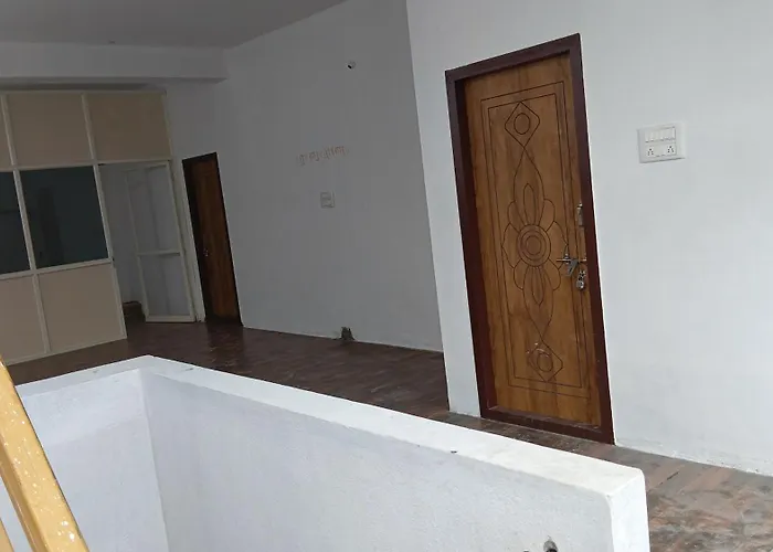 Rooms Available For Rent