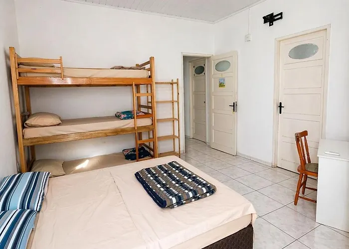 Hostel Bahia - Próx a Shopping Total e Hospital Presidente Vargas