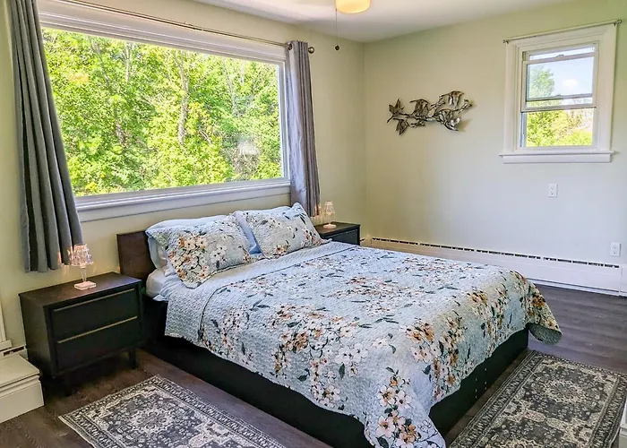 Siesta Roadside Inn & Suites Kingston