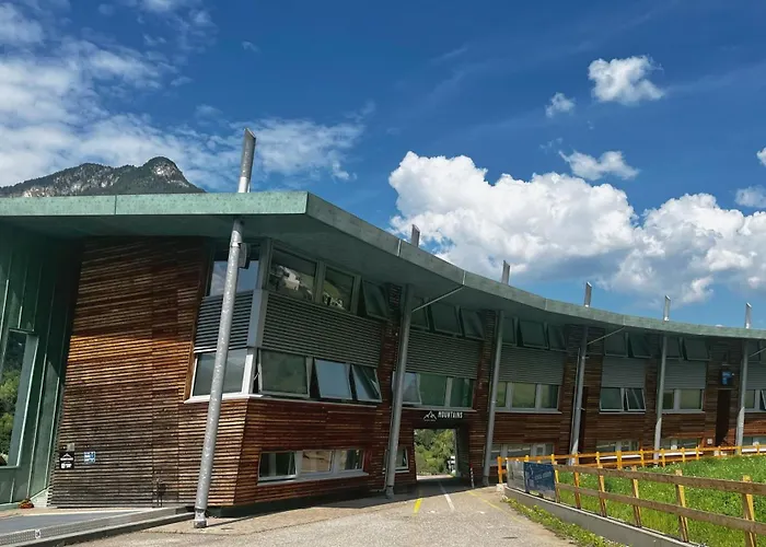 Mountains Hostel - Lago Di Tesero