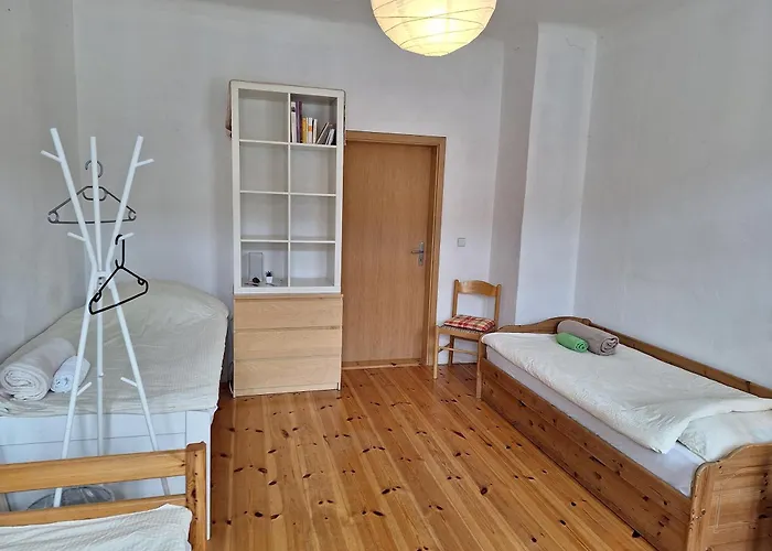 Helles Geteiltes Mehrbettzimmer