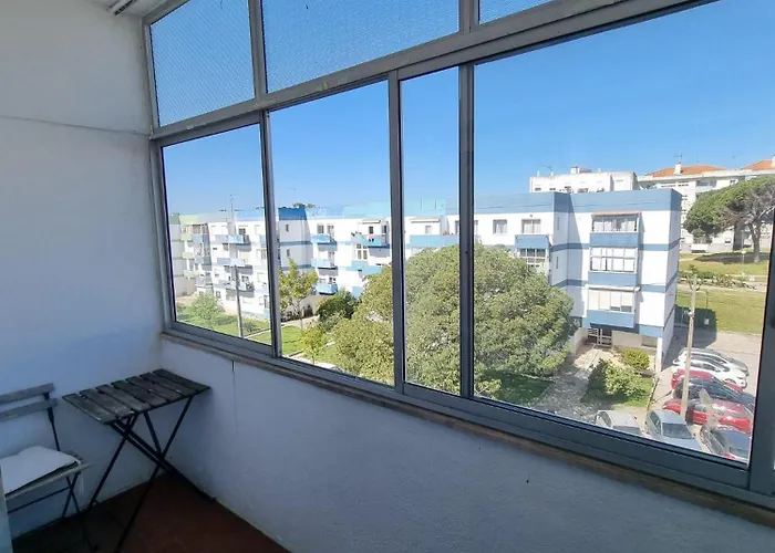 Large Room In Almada Laranjeiro