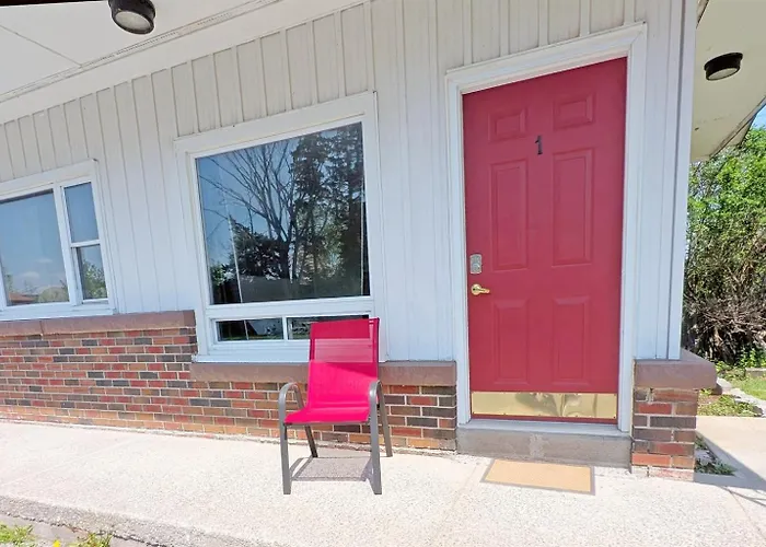 Siesta Roadside Inn & Suites Kingston