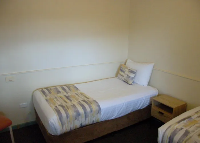 Lakeside Rooms