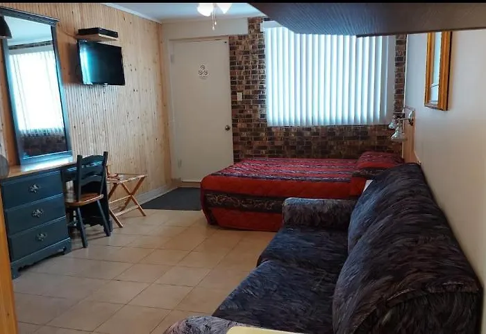 Motel Sous Les Charmilles