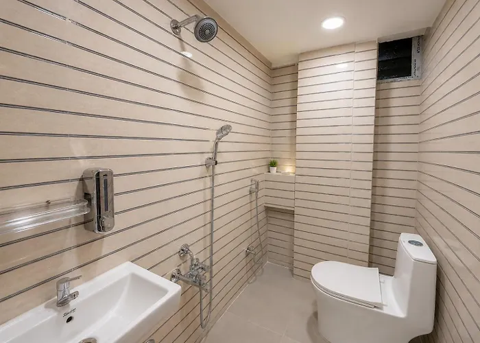 Cuberooms Airport Transit Hotel & Co-Living