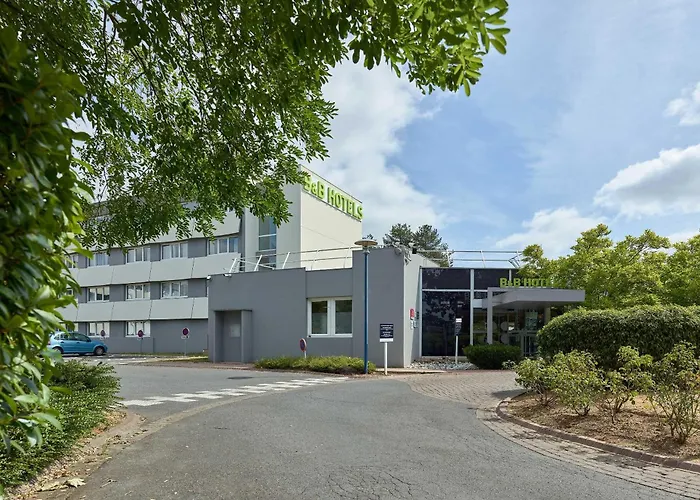 B&B Hotel Cergy Port 4 Etoiles