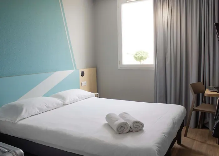 Ibis Budget Lunel Porte De Camargue