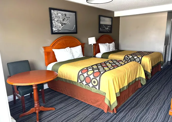 Seven Oakes Motel