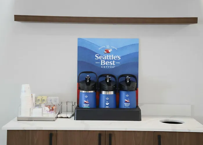 La Quinta Inn & Suites By Wyndham Auburn - University Area