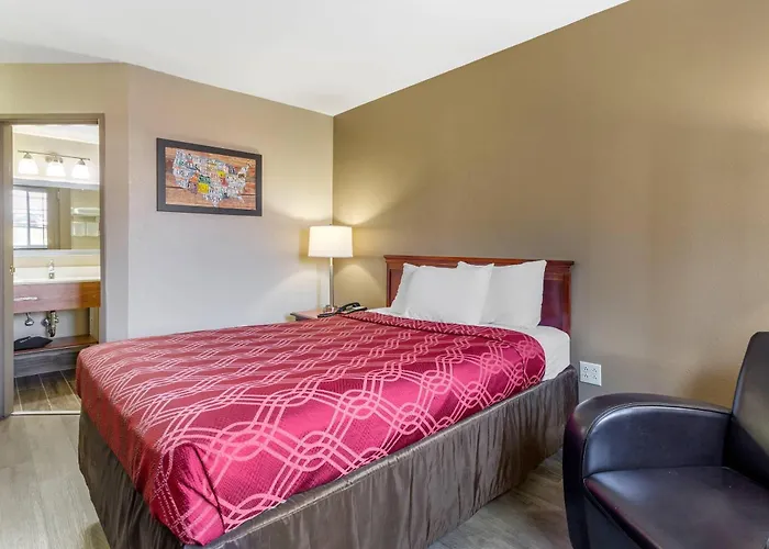 Econo Lodge Inn & Suites Dickson
