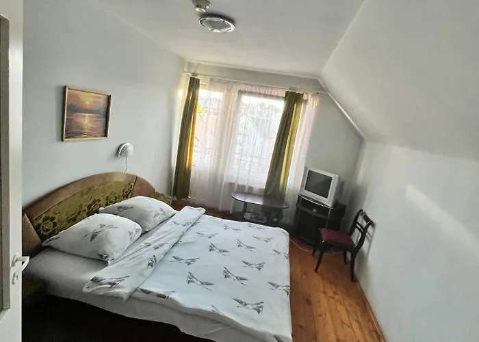 Sia Rebir D, Hotel Rebir