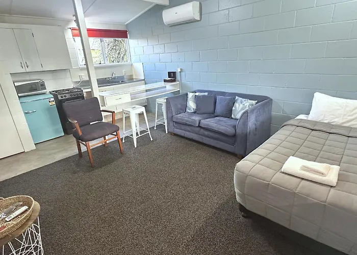 Maple Lodge Motel
