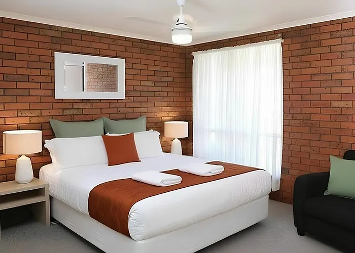 Jacaranda Apartments
