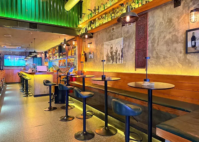 Paco Hotel Tiyuxilu Metro Zhujiang New Town Guangzhou-Free Shuttle Bus For Canton Fair