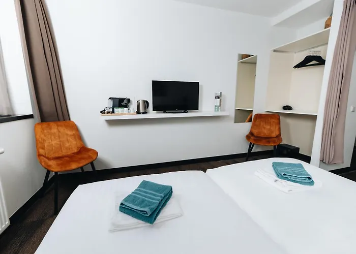 Hotel Blooker