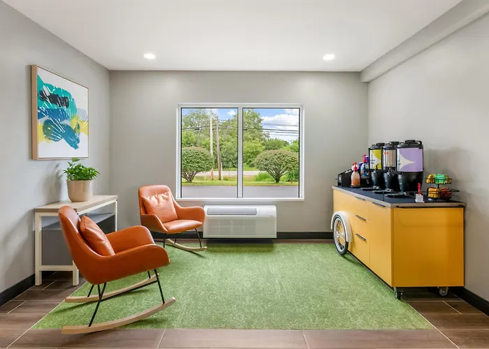 Spark By Hilton Freeport