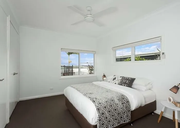 Harbour View Apartments