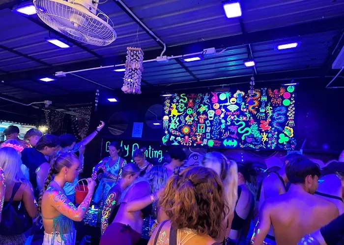 Eclipse Hostel And Bar