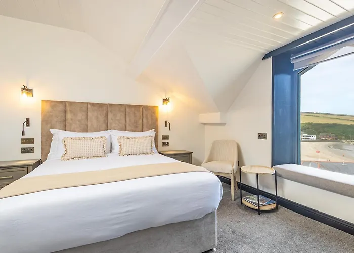 Falcon'S Nest Hotel