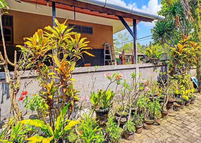 Hotel O Sekar Jagat Near Pantai Baluk Rening