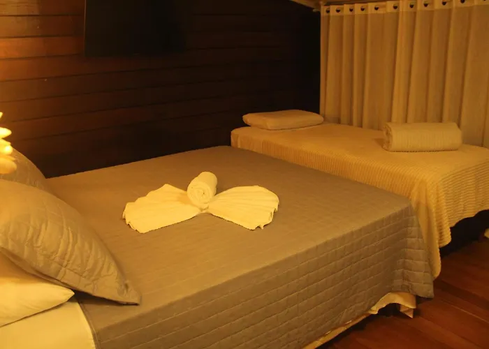 Quartos Simples e Suítes na Ilha do Mel Nova Brasília