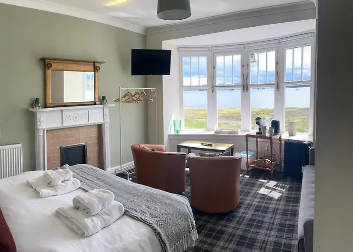The Rhu Inn