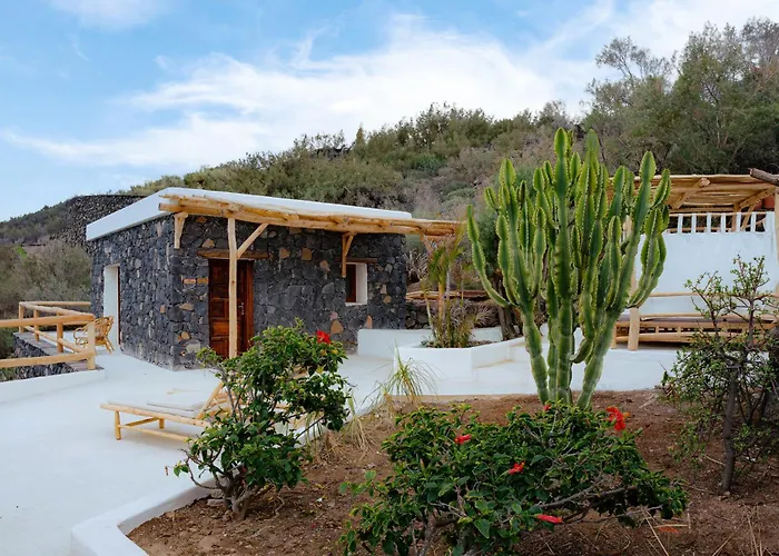 Costa Magica - Romantic Ocean Boutique Hotel & Club