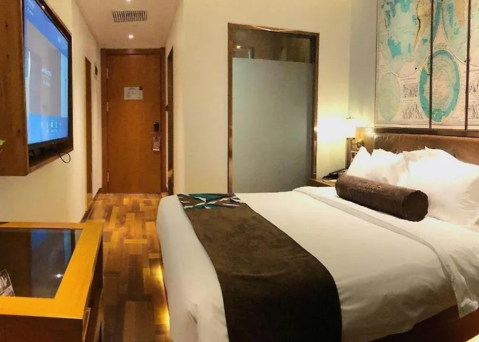 James Joyce Coffetel Anyang Railway Station Wenfeng Avenue Yinxu Scenic Spot