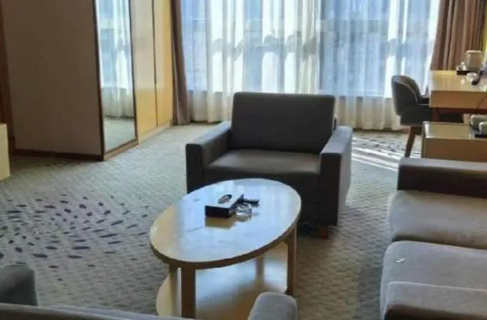 Lavande Hotels- Yueyang Linxiang Zhongfa
