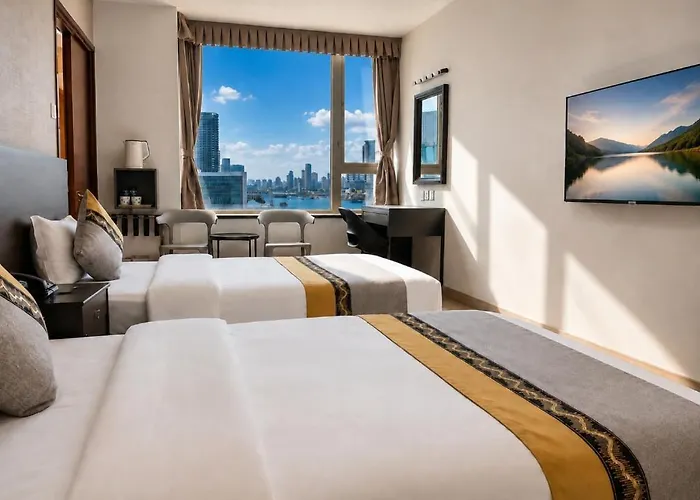 Grand Harbour Hotel