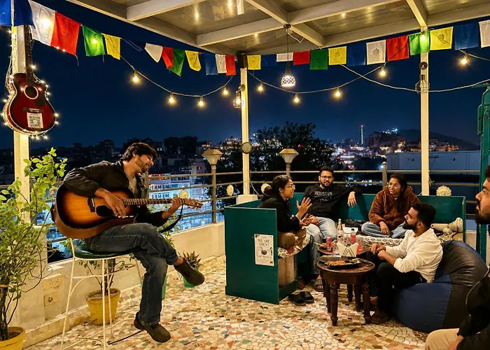 Whereabout Hostel Udaipur-Panoramic Lake Views & Rooftop Cafe