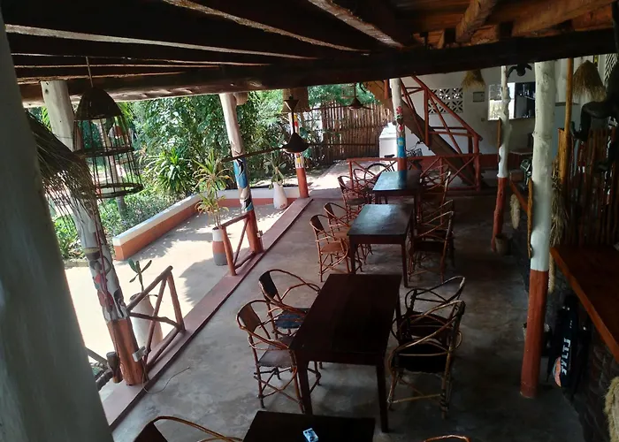 Tropinest bungalows&hostel