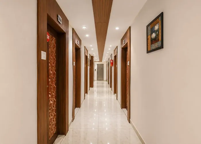 Townhouse Oak Central Bus Station Rajkot Formerly Simran Raghuveer