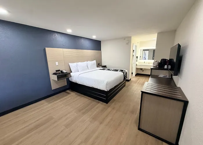 Spring Place Inn & Suites