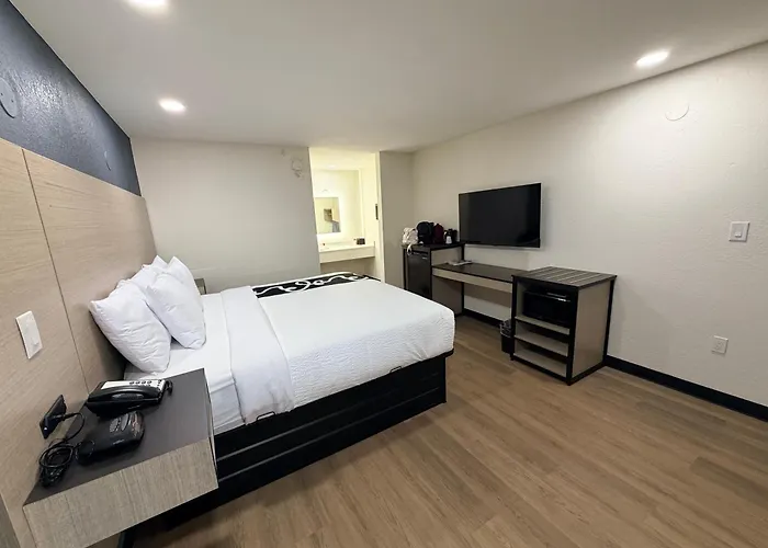 Spring Place Inn & Suites